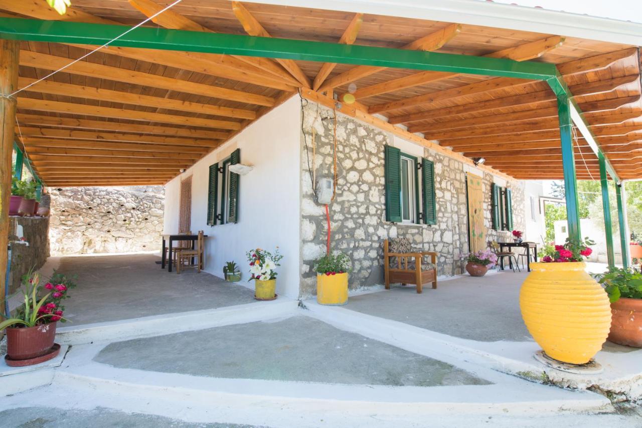 Traditional Houses In The Village Lazaráta 外观 照片